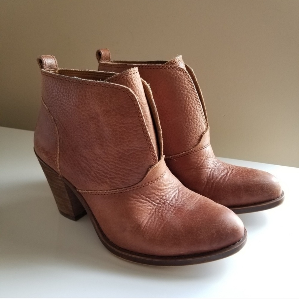 Lucky Brand Ehllen Cognac Heel Ankle Boots